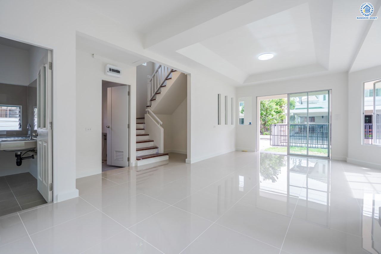 บ้านมือสองตกแต่งใหม่ ม.พฤกษ์ลดา1 บางใหญ่ บนเนื้อที่ 57 ตร.ว. ฟังก์ชัน 3 ห้องนอน 2 ห้องน้ำ 2 ที่จอดรถ ทำเลเดินทางสะดวก เชื่อมต่อถ.กาญจนาภิเษก เพียง 10 นาทีถึงรถไฟฟ้าสายสีม่วง "สถานีคลองบางไผ่" ใกล้เซ็นทรัลเวสต์เกต...